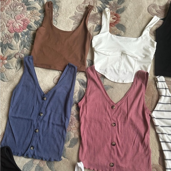 Bundle of 8 tops - Picture 3 of 5